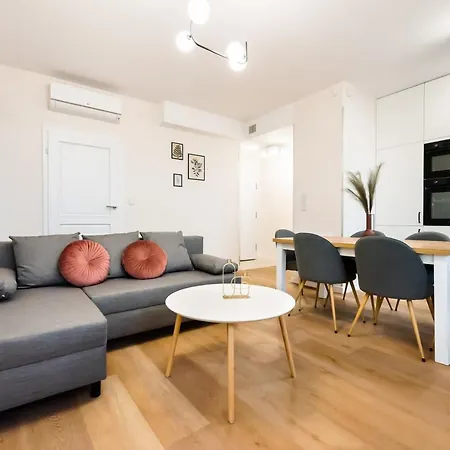 Unique Tower 22 Floor De Luxe By Bookinghost Διαμέρισμα