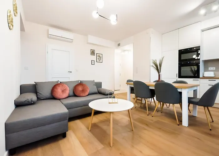 Unique Tower 22 Floor De Luxe By Bookinghost Apartman