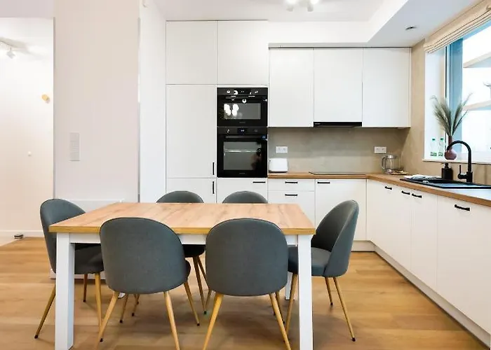 Unique Tower 22 Floor De Luxe By Bookinghost Varsó